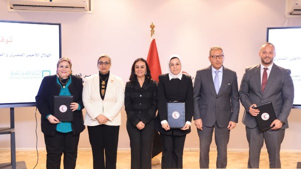 وقع المجلس القومي للمرأة بروتوكولي تعاون مع جمعية الهلال الأحمر المصري