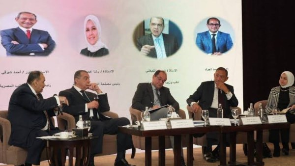 خلال المؤتمر 