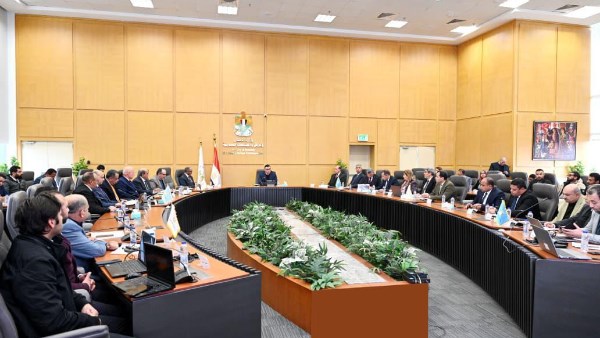 خلال الاجتماع