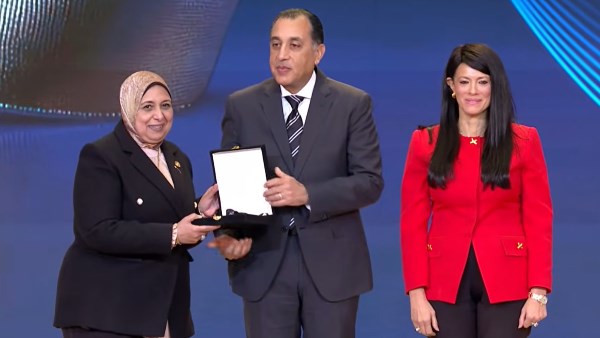 الجمارك تفوز بجائزة التميز الحكومي