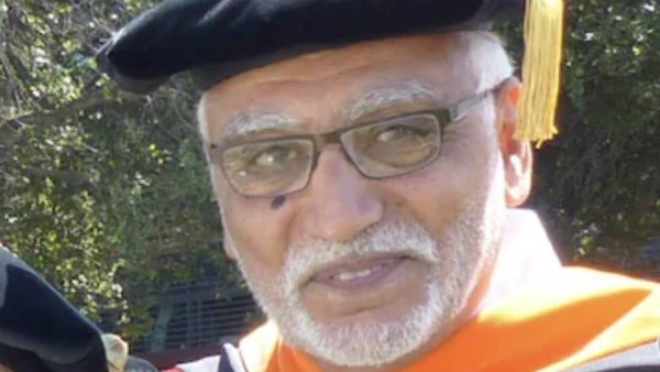 الدكتور عباس الجمل