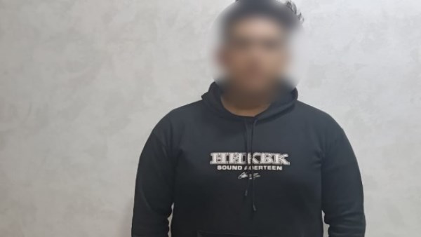 مصابة بجروح متفرقة.. طالب يتعدى على شقيقته بعكاز معدنى لمنعها من الخروج مصابة بجروح متفرقة.. طالب يتعدى على شقيقته بعكاز معدنى لمنعها من الخروج