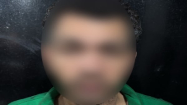 منعه من الدخول.. القبض على فرد أمن بمول تجارى تعدى على طالب بسلاح أبيض