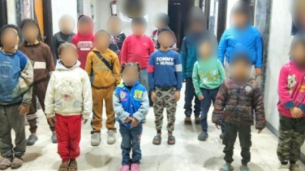 القبض على 11 رجل وسيدة يستغلون الأطفال فى التسول بالجيزة