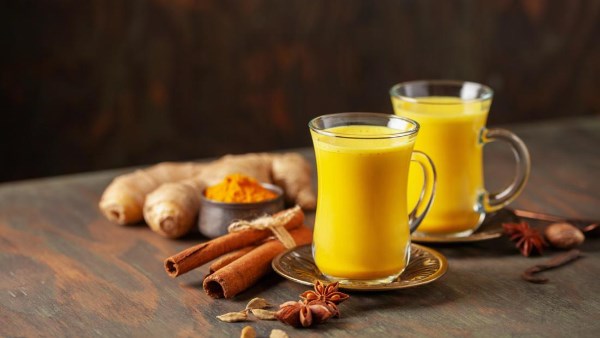 المشروب الذهبي بالكركم