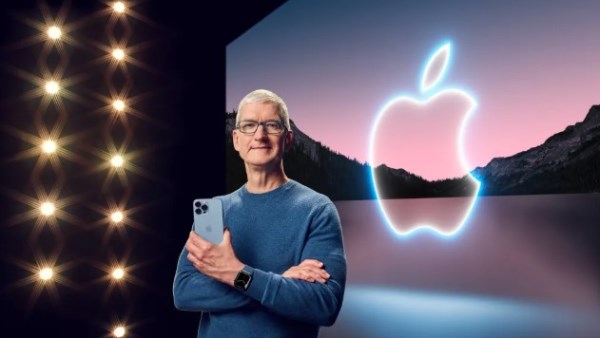 نهاية عهد تيم كوك تقترب.. من سيخلفه في قيادة آبل؟