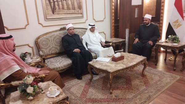وصول وفد السعودية إلى القاهرة