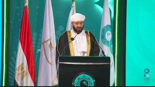 وزير الأوقاف العماني