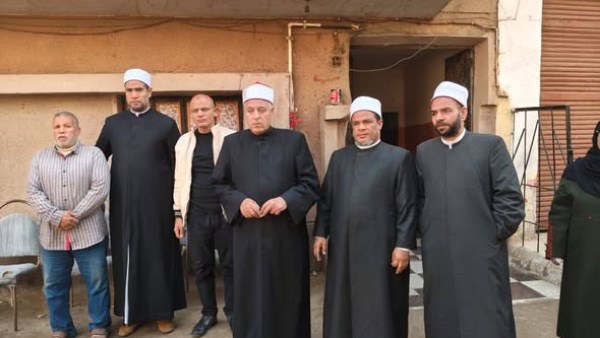 وفد من الأزهر يقدم العزاء لأسرة الأشقاء الخمسة ضحايا تسرب الغاز