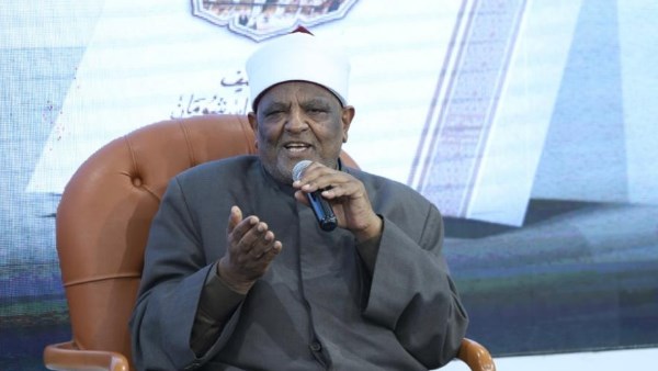 الدكتور عباس شومان