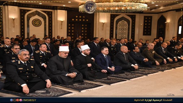 مفتي الجمهورية يؤدي صلاة الجمعة بمسجد الشرطة