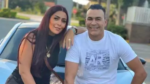 عصام الحضري وزوجته 