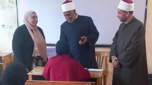 وكيل قطاع المعاهد الأزهرية يتفقد لجان الشهادتين الابتدائية والإعدادية بالقاهرة