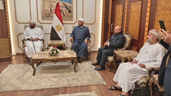 وزير الأوقاف العماني يصل القاهرة 
