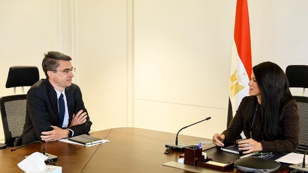 وزيرة التخطيط  والمدير الإقليمي للبنك الدولي