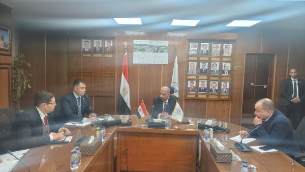 اجتماع وزير الكهرباء 