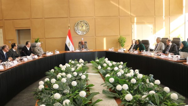 اجتماع وزير الكهرباء 