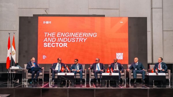  جلسة نقابة في المنتدى الاقتصادي المصري-السويسري