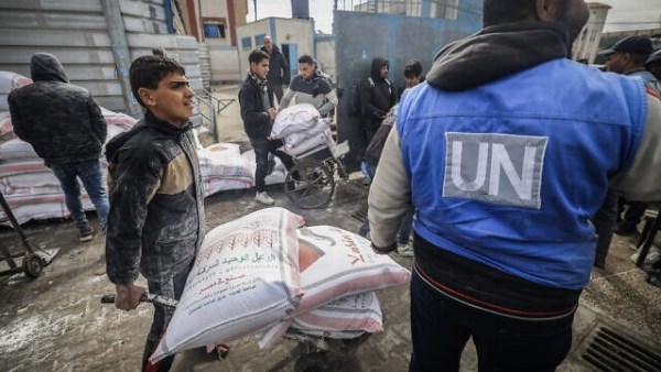 مساعدات إنسانية 