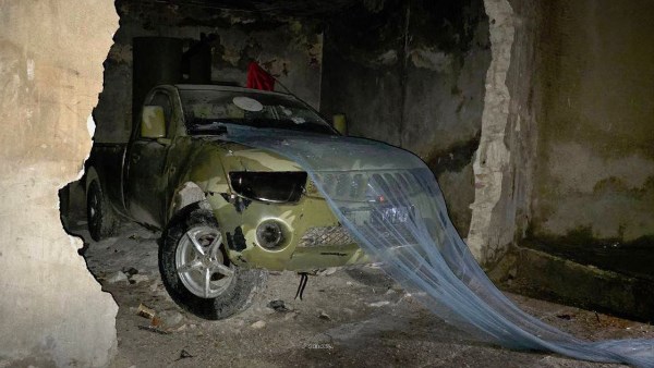 سيارة مشبوهه في حي الشيخ مقصود