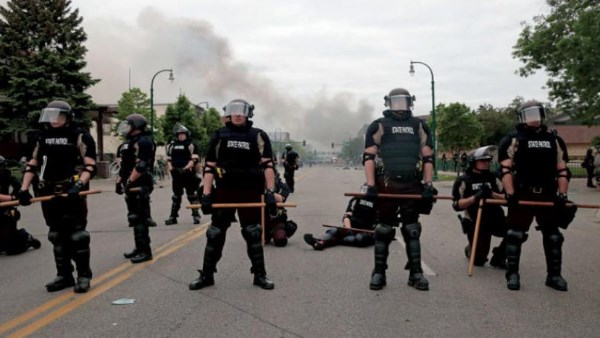 الشرطة الأمريكية في مينيابوليس 