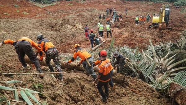 فرق الإنقاذ في إندونيسيا