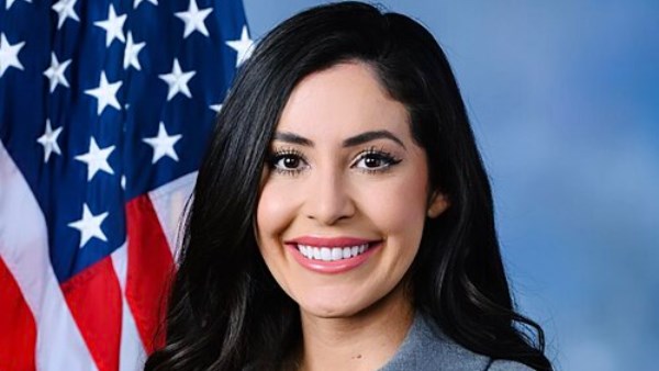 النائبة آنا باولينا لونا