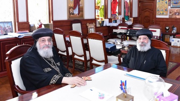 البابا تواضروس ونيافة الأنبا رافائيل 