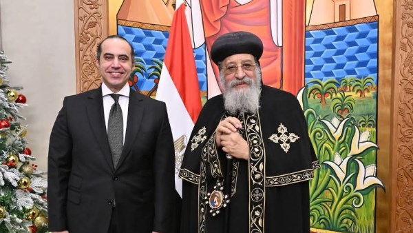 البابا تواضروس يستقبل وزير الشؤون النيابية ومحافظ البنك المركزي للتهنئة بعيد الميلاد