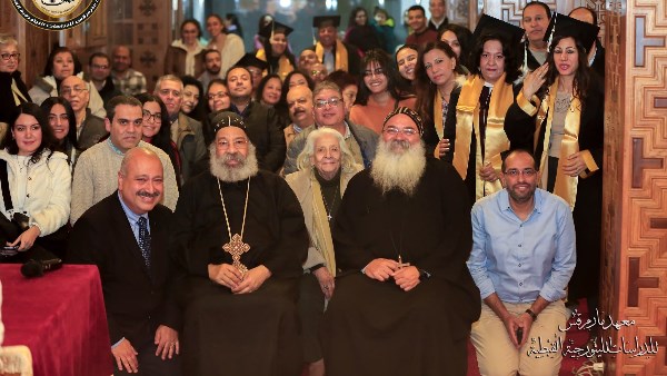 الأنبا رافائيل وخدام الكنيسة