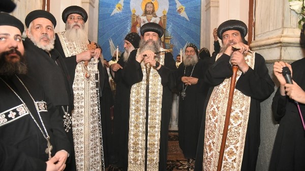 آباء الأساقفة 