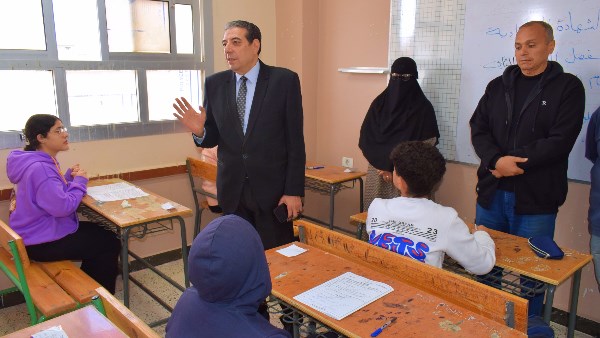 مدير تعليم جنوب سيناء يتفقد اللجان 