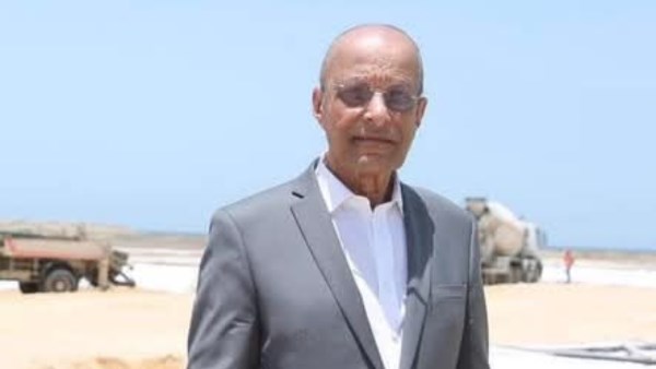 الراحل رجل الأعمال جمال عمر 