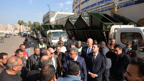 محافظ الدقهلية يتابع عبر الشبكة الوطنية أعمال النظافة ورفع الإشغالات بمحيط الكنائس