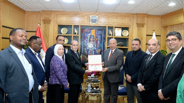 رئيس جامعه المنصوره 