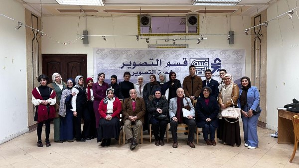 فريق طلابى بكلبة الفنون الجميلة 