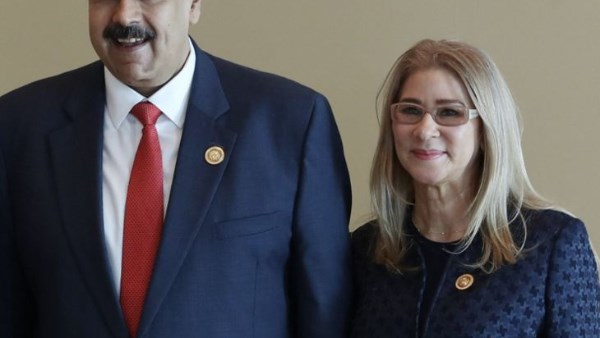 مادور وزوجته