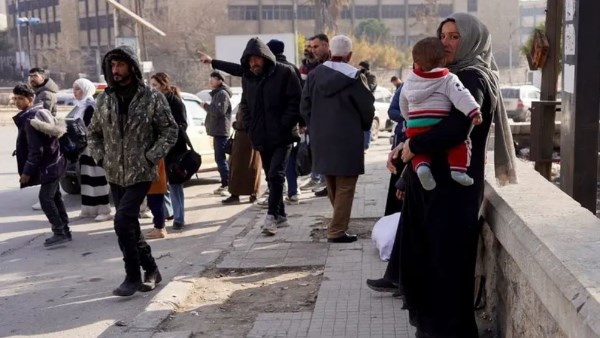 سورويون يتركوون منازلهم فرارا من القتال