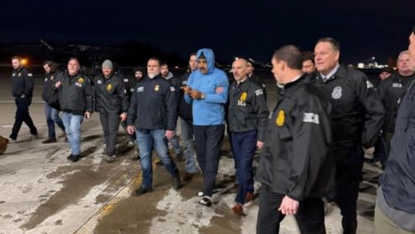 مادورو مخطوفًا ومعتقلا في أمريكا