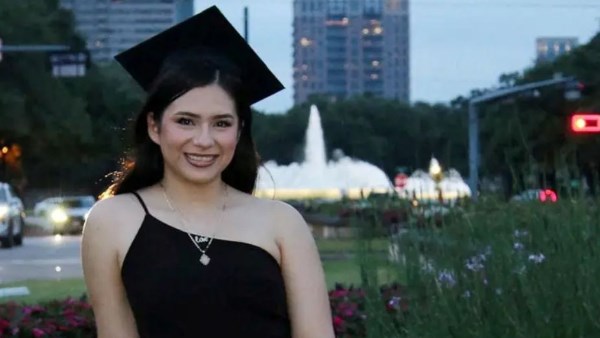 الطالبة التي جرى ترحيلها