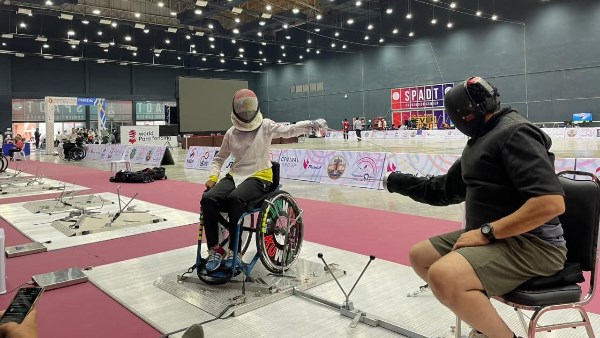 سلاح المبارزة على الكراسي