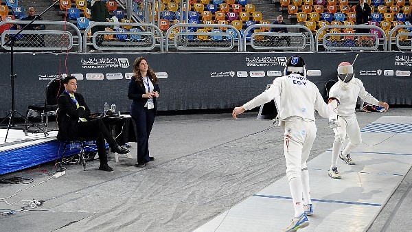 سلاح السيف المبارزة