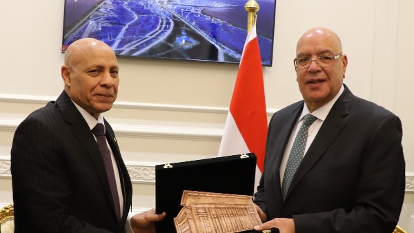 رئيس مجلس النواب يستقبل رئيس القضاء الأعلى 