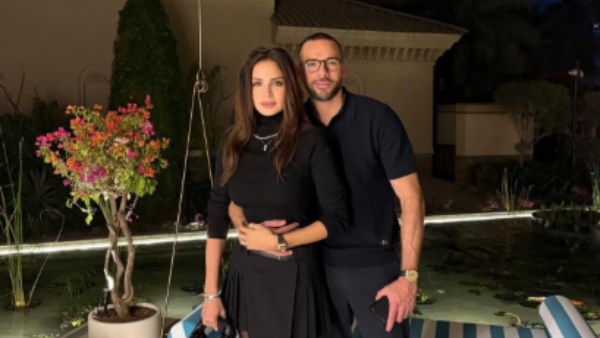 آمال ماهر رفقة زوجها 