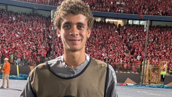 إعلامي عن حمزة عبد الكريم: كان من حاملي الكرات في نهائي الأهلي والترجي إعلامي عن حمزة عبد الكريم: كان من حاملي الكرات في نهائي الأهلي والترجي