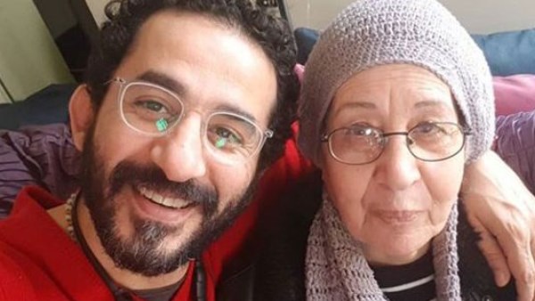 احمد حلمي ووالدته