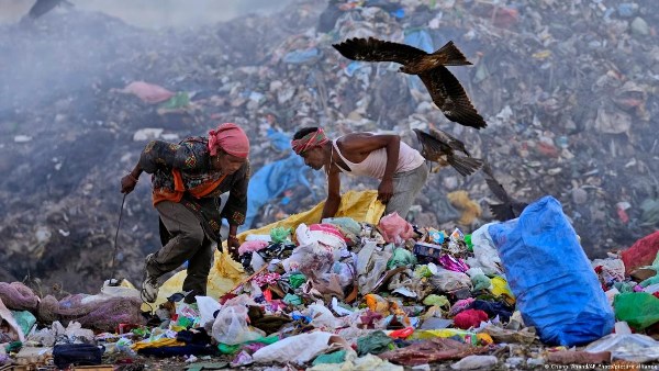 حظر استخدام الاكياس البلاستيكية 