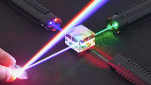 ليزر يهز عالم الهواتف الذكية.. اختراق يعيد رسم مستقبل التكنولوجيا اللاسلكية| ما القصة؟