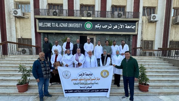 جامعة الأزهر تسير قافلة طبية شاملة لتوقيع الكشف الطبي على المواطنين في مدينة رأس غارب