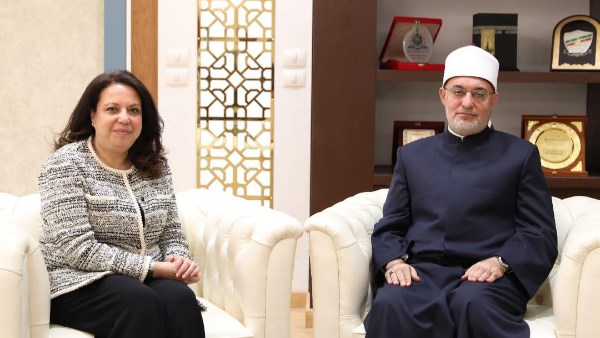 مفتي الجمهورية يستقبل سفيرة مصر لدى مملكة تايلاند بدار الإفتاء المصرية
